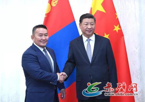 9月12日,国家主席习近平在符拉迪沃斯托克会见蒙古国总统巴特图勒嘎。新华社记者 饶爱民 摄 9月12日,国家主席习近平在符拉迪沃斯托克会见蒙古国总统巴特图勒嘎。新华社记者 饶爱民 摄