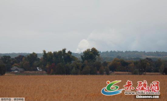 当地时间10月9日凌晨,乌克兰北部切尔尼戈夫州一处军事仓库发生爆炸,当地上万人疏散。目前尚不清楚爆炸发生的原因,暂无人员伤亡报告。 当地时间10月9日凌晨,乌克兰北部切尔尼戈夫州一处军事仓库发生爆炸,当地上万人疏散。目前尚不清楚爆炸发生的原因,暂无人员伤亡报告。