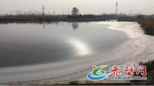 体量巨大的污水渗坑。 体量巨大的污水渗坑。