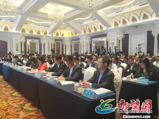 与会官员与嘉宾代表。 欧惠兰 摄 与会官员与嘉宾代表。 欧惠兰 摄